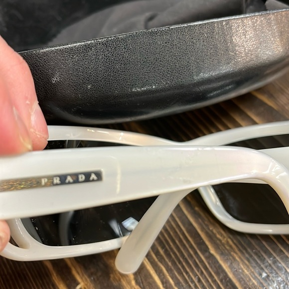 Prada 80’s Style White Sun Glasses Wrap Around w/ Case. SPR 82F - Picture 6 of 12